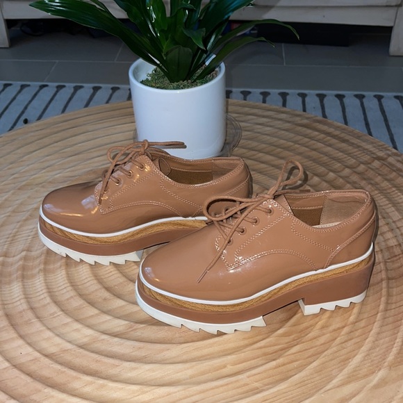 Chunky‎ platform tan brown patent leather Oxford shoes 6.5 aldo - Picture 1 of 5